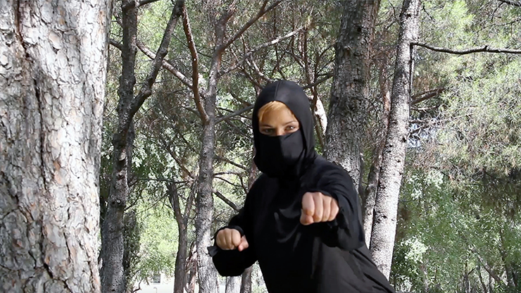 Kung Fu Foot (Gimmick and Online Instructions) by H??ctor Mancha - Trick