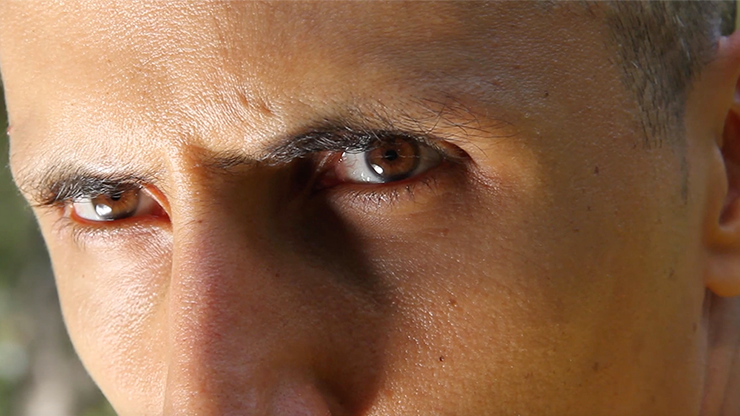 Kung Fu Foot (Gimmick and Online Instructions) by H??ctor Mancha - Trick