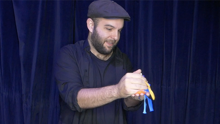 NO BAG FORCE by Gonzalo Albi?ñana and Crazy Jokers - Trick